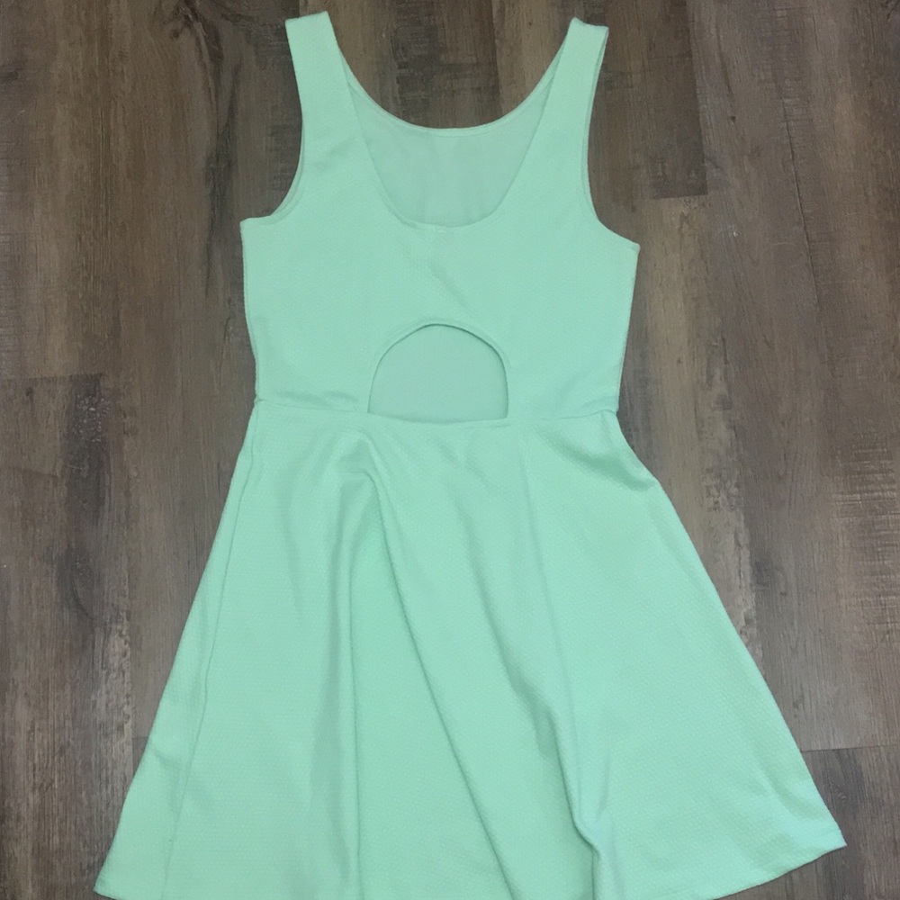 H&M Mint cutout dress - Picture 2 of 2